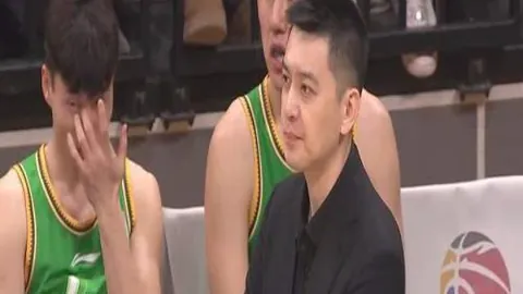 李刚仁关键直传，黄喜灿精准射门，韩国1-0阿曼占据优势